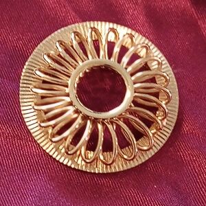 Vintage Gold Tone Floral Brooch